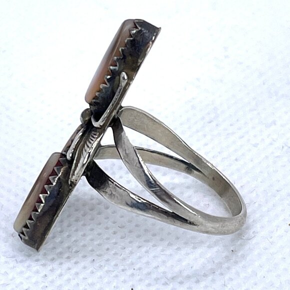 Native American Statement Signed LW Silver Mother Of Pearl Shell Ring Sz 5.5 VTG - Picture 11 of 16